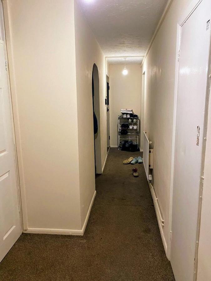 Comfortable Double Bedroom In London Hornchurch Bagian luar foto